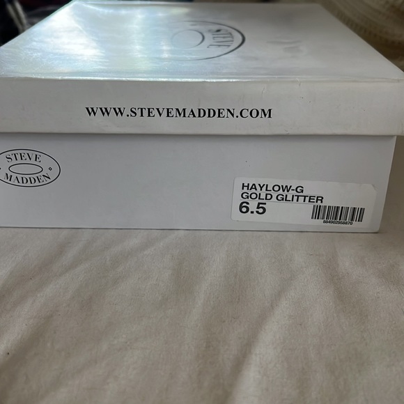 Steve Madden gold heels - Picture 3 of 5